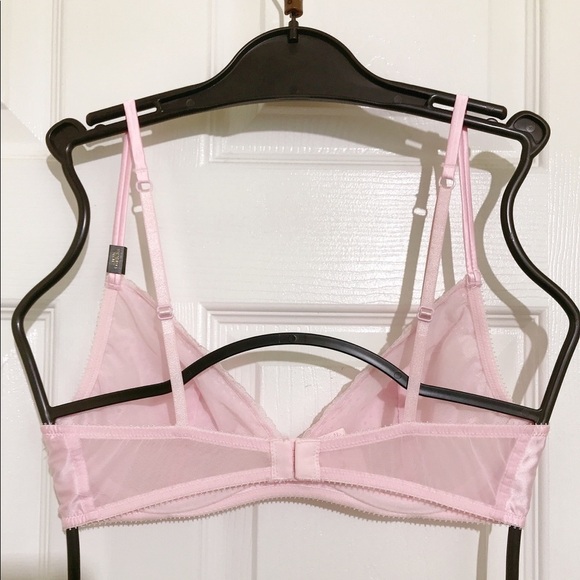 π₯ON SALEπ₯2/$33π₯ π Victoria Secret Unlined Plunge Bra - Picture 2 of 8